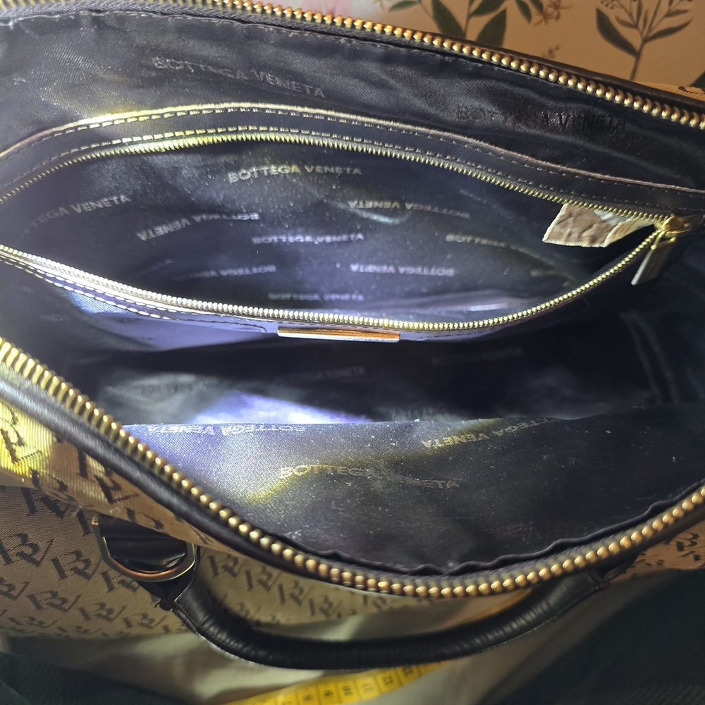 Bottega Veneta Boston Bag - Picture 10 of 15